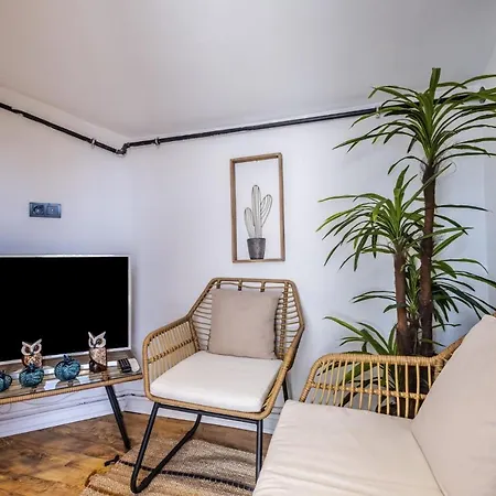 Lovely Flat With Terrace On Istiklal Street * Istanboel