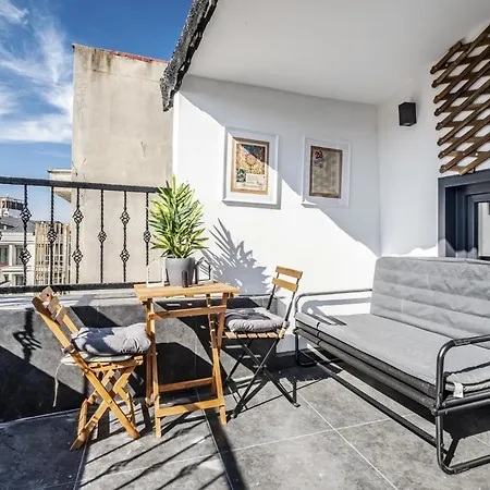Lovely Flat With Terrace On Istiklal Street Istanboel